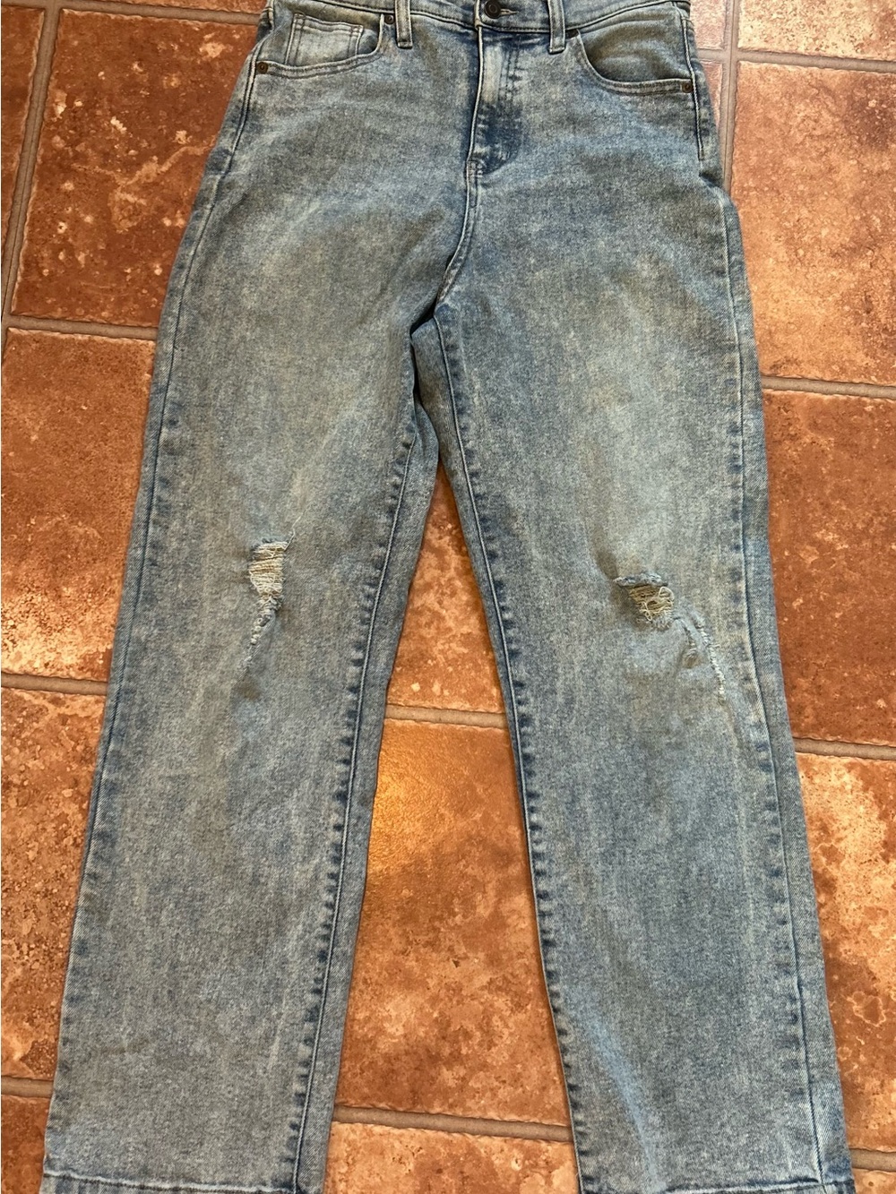 BCBG Generation  Straight Light Blue Distressed Jeans